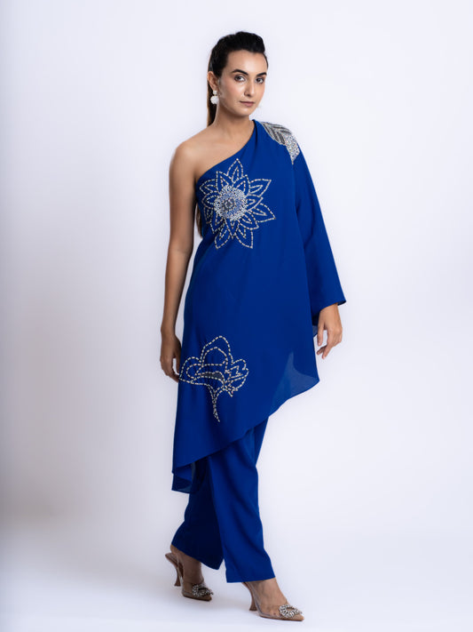 EMBROIDERED ONE SHOULDER SET WITH ASSYMETRICAL KURTA AND PANT